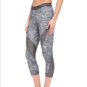 Nike Pro Hypercool Tidal Training Capris